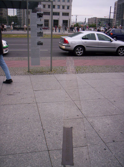 The former 'wall' line follows its course across streets, showing where the wall used to be.