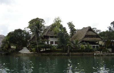 house on Rio Dulce