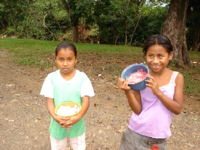 2 girls